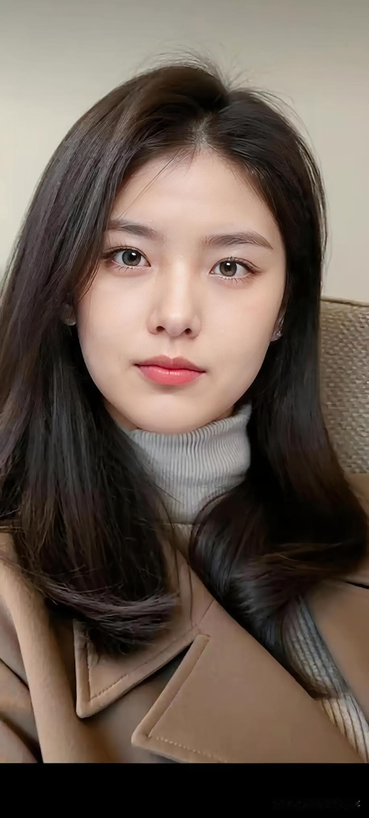 张京头发颜色很美