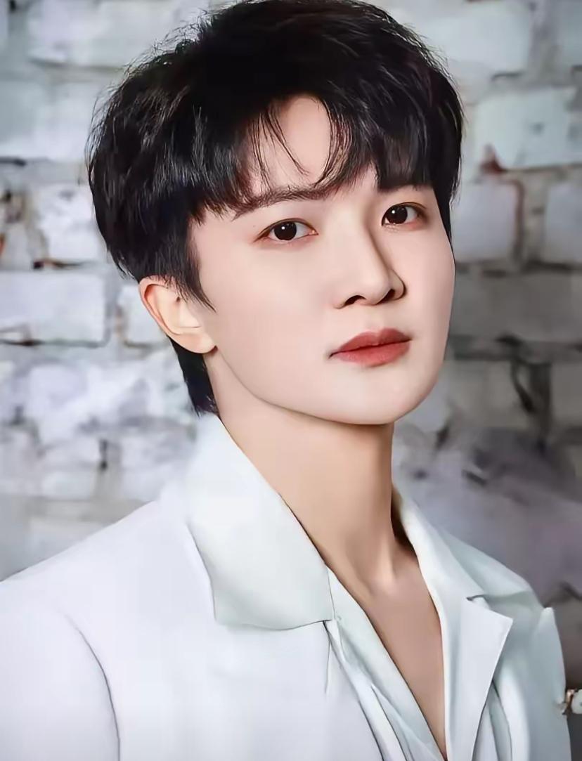 全运会主题曲，我感觉换成孙楠唱更合适。

现在真的是流量时代了啊，不止是唱歌这件