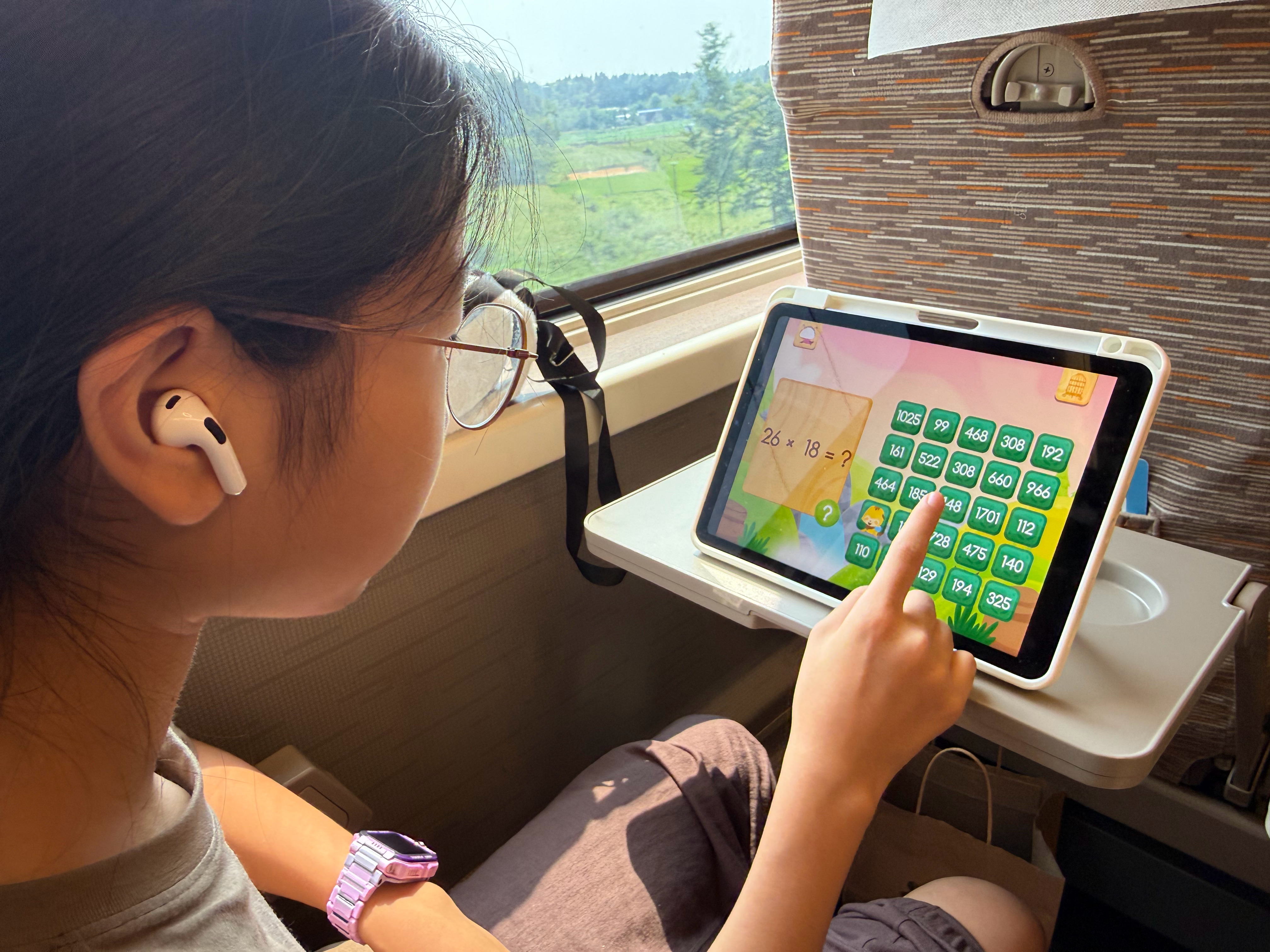 玩会ipad，一个小时到达炼丹城市 