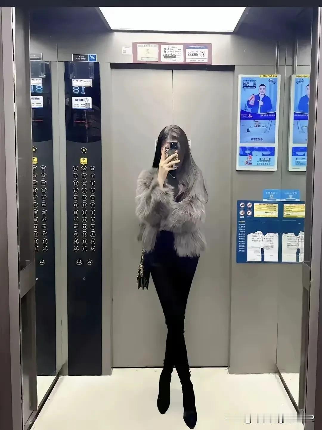 电梯小姐姐