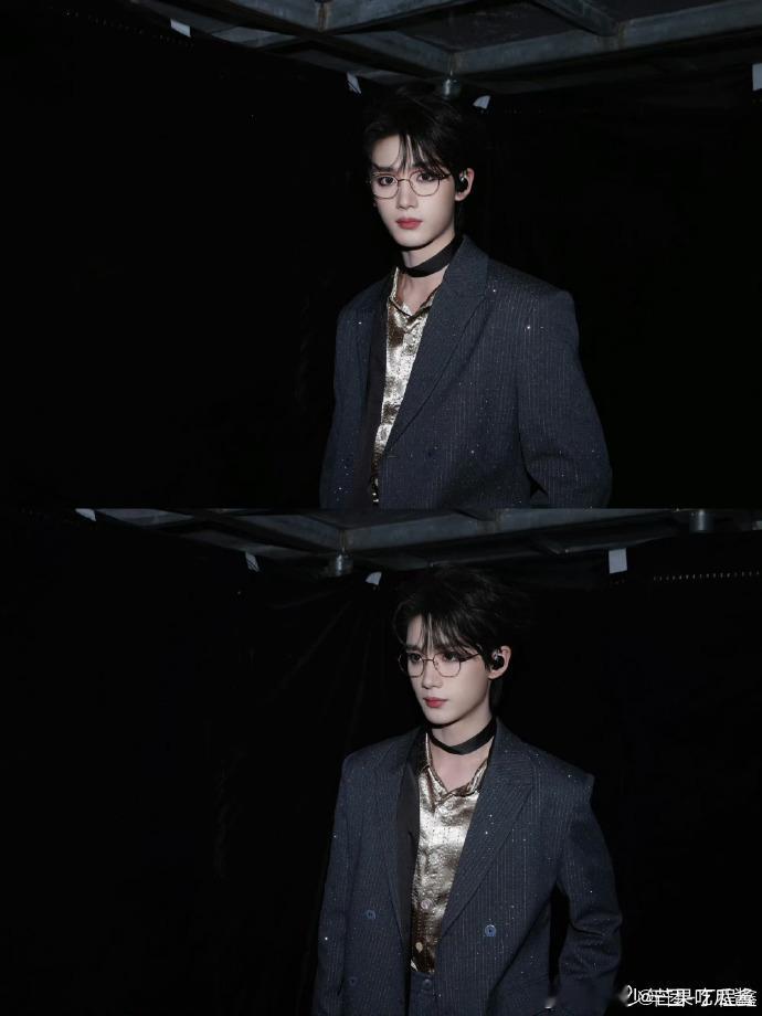 丁程鑫毕业大戏汇报演出  《一九七七》作为丁程鑫的毕业大戏，他将用精湛的演技诠释