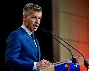 继续坚持其立场！就在今天，赢得匈牙利总理选举的马扎尔在新闻发布会上表示，乌克兰快