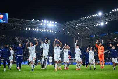 虽然还有一轮的小组赛，但欧冠前八已然明朗，只有两类球队，一是皇萨仁巴，二是英超球