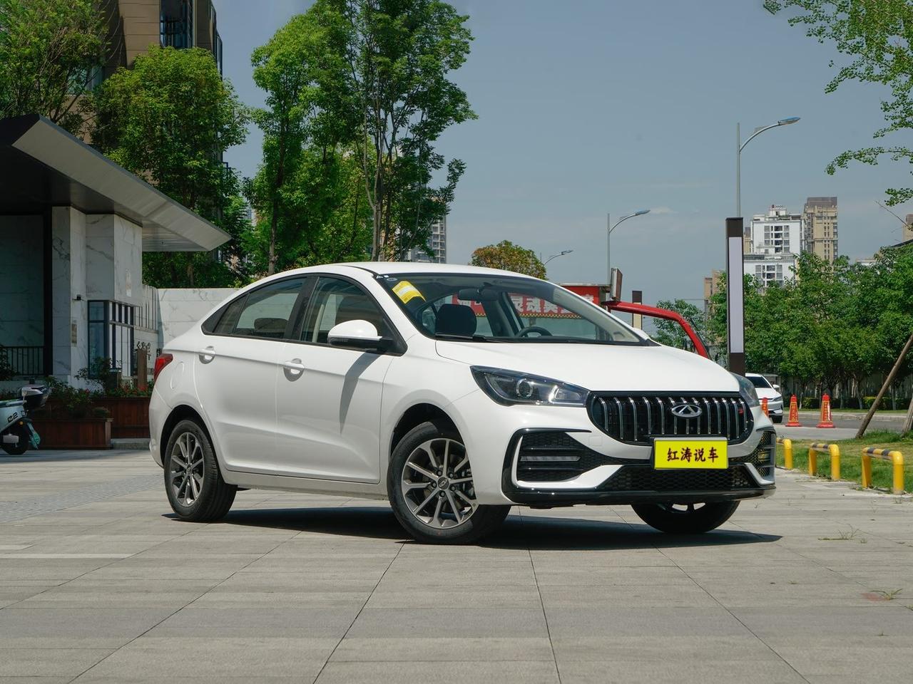 奇瑞艾瑞泽5的手动挡变速箱给我留下的印象是不够顺滑，尤其是2挡和3挡之间切换，换