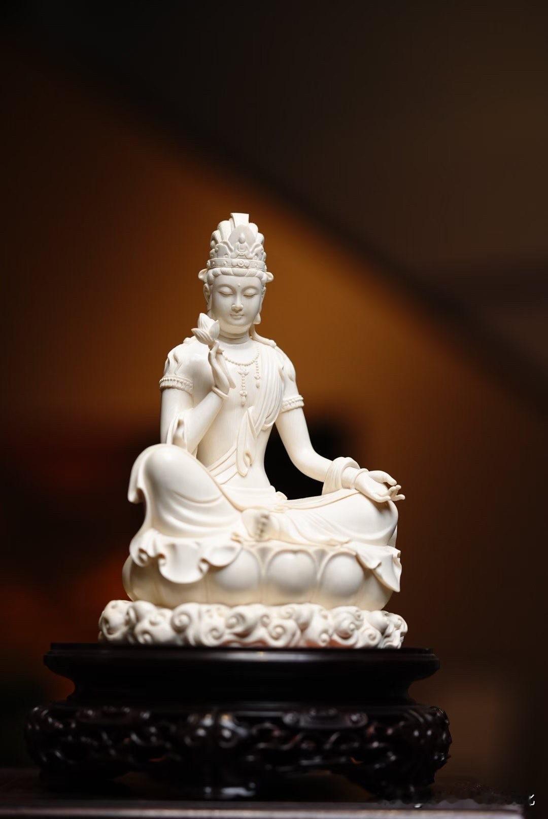 有时候，一尊观音真正动人的地方，
不是“像”，而是那股安静下来的气息。

这尊猛