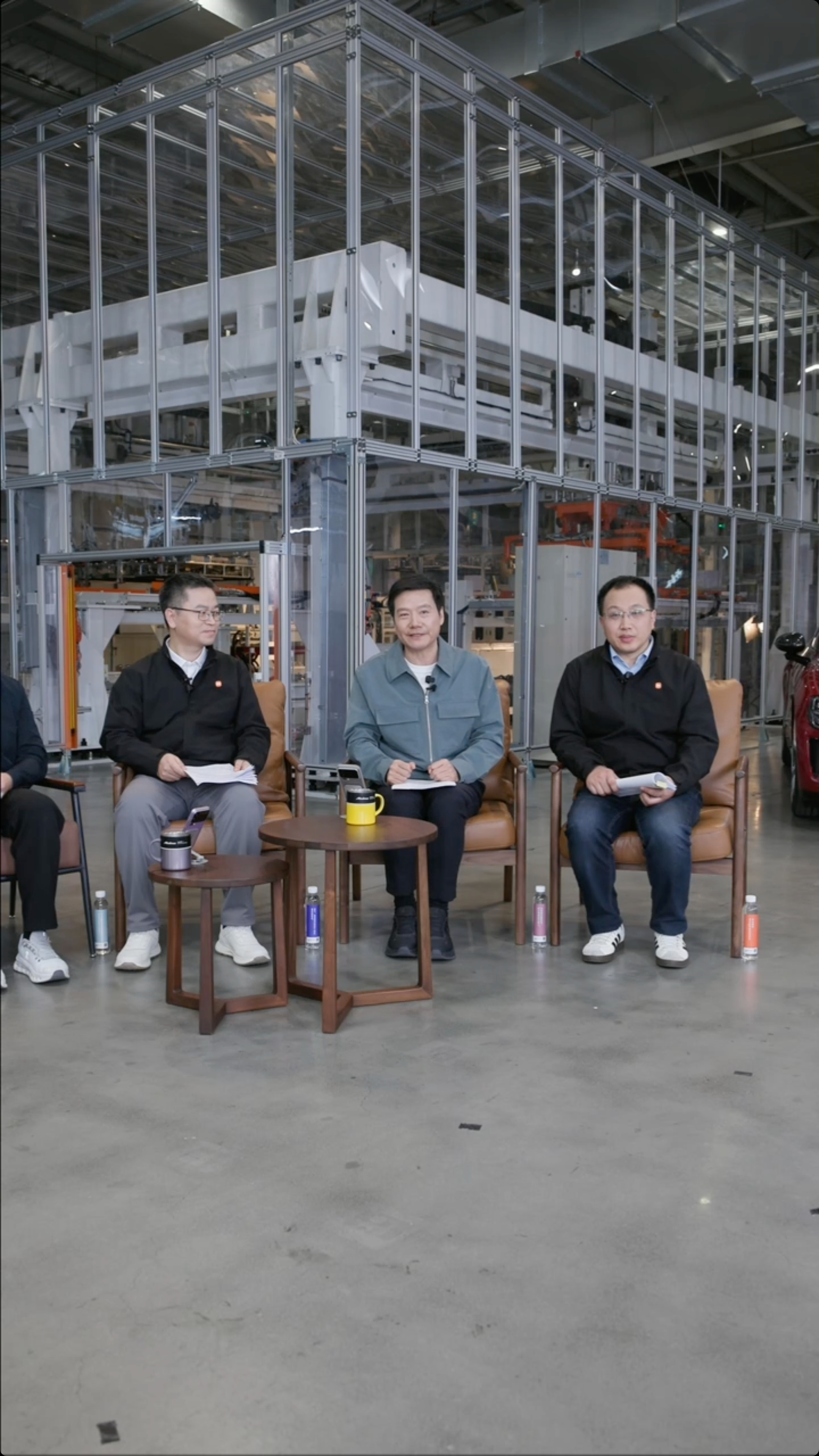 雷军直播 第一波介绍小米汽车整体安全体系。谈到汽车安全，小米汽车在2023年的第