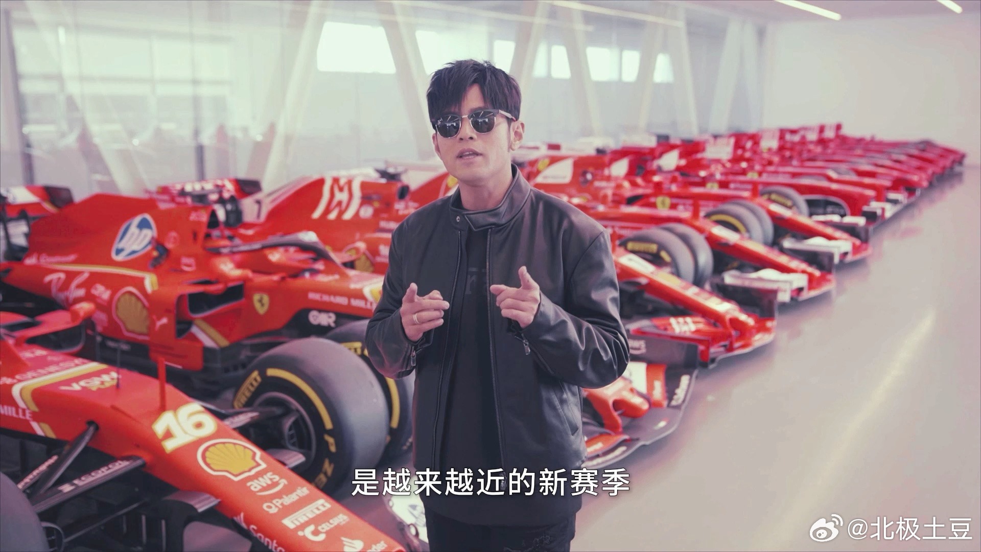 塞车把周杰伦女儿急坏了这条热搜值得聊聊。新能源这两年卷得太厉害，消费者其实是受益