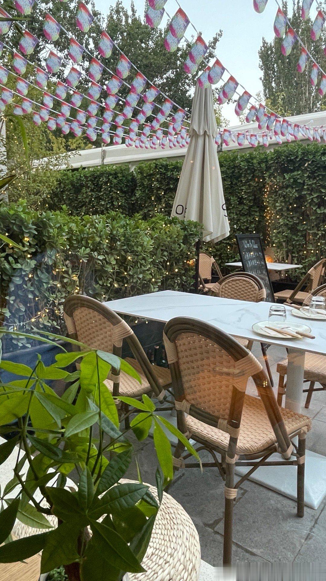 三伏天养生禁忌，切勿贪凉！有一个十几岁的小病人，天气热吃了一个冰棍儿，20分钟内