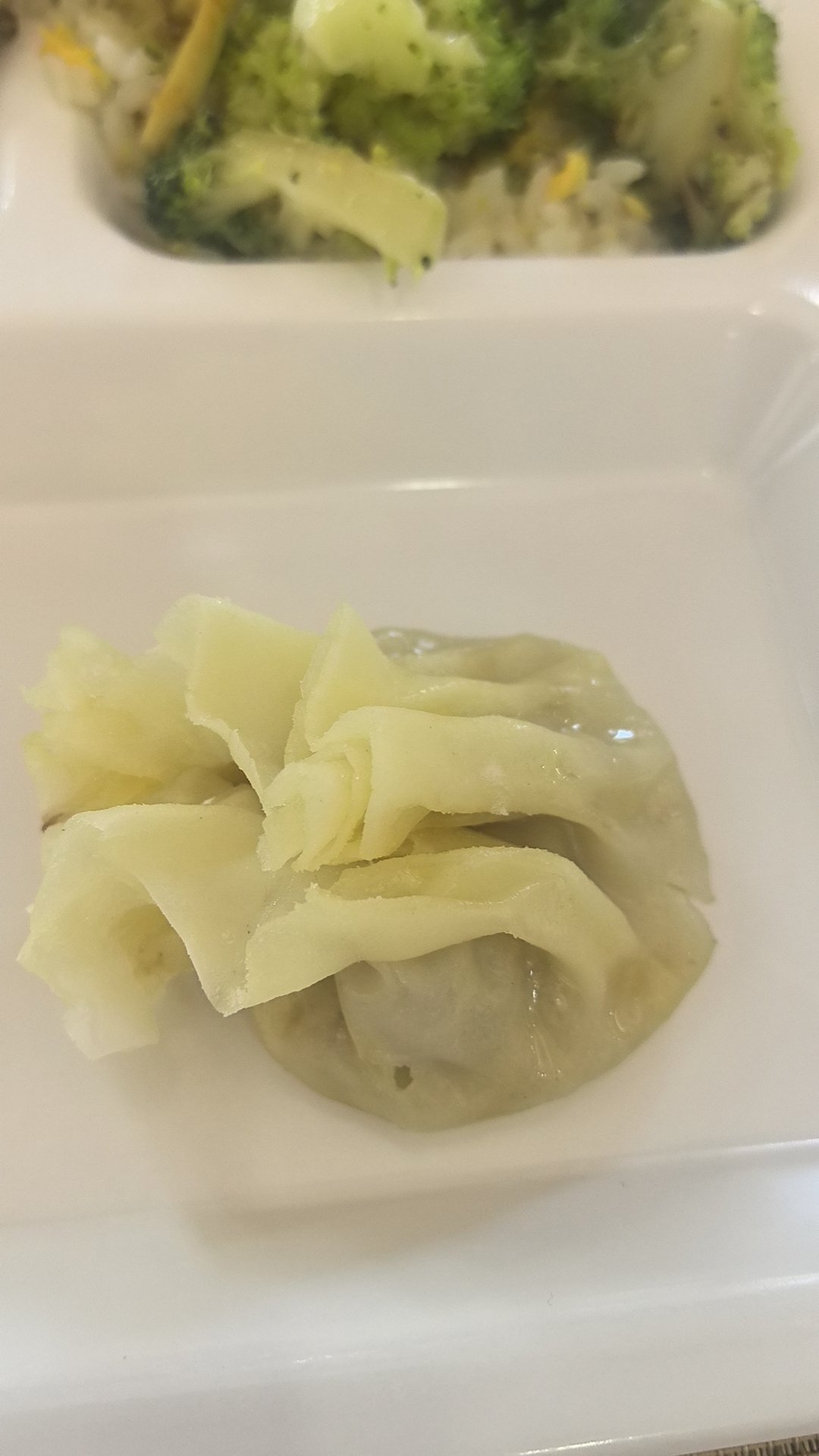 早安 哨位妹在内蒙古鄂尔多斯跟大家说早安，内蒙的羊肉烧麦真好吃啊快给我推荐下你家