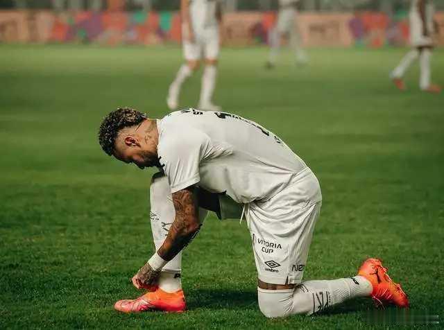 超级单刀！33岁内马尔跳舞庆祝：40米奔袭破门 破107天球荒11月20日早上，