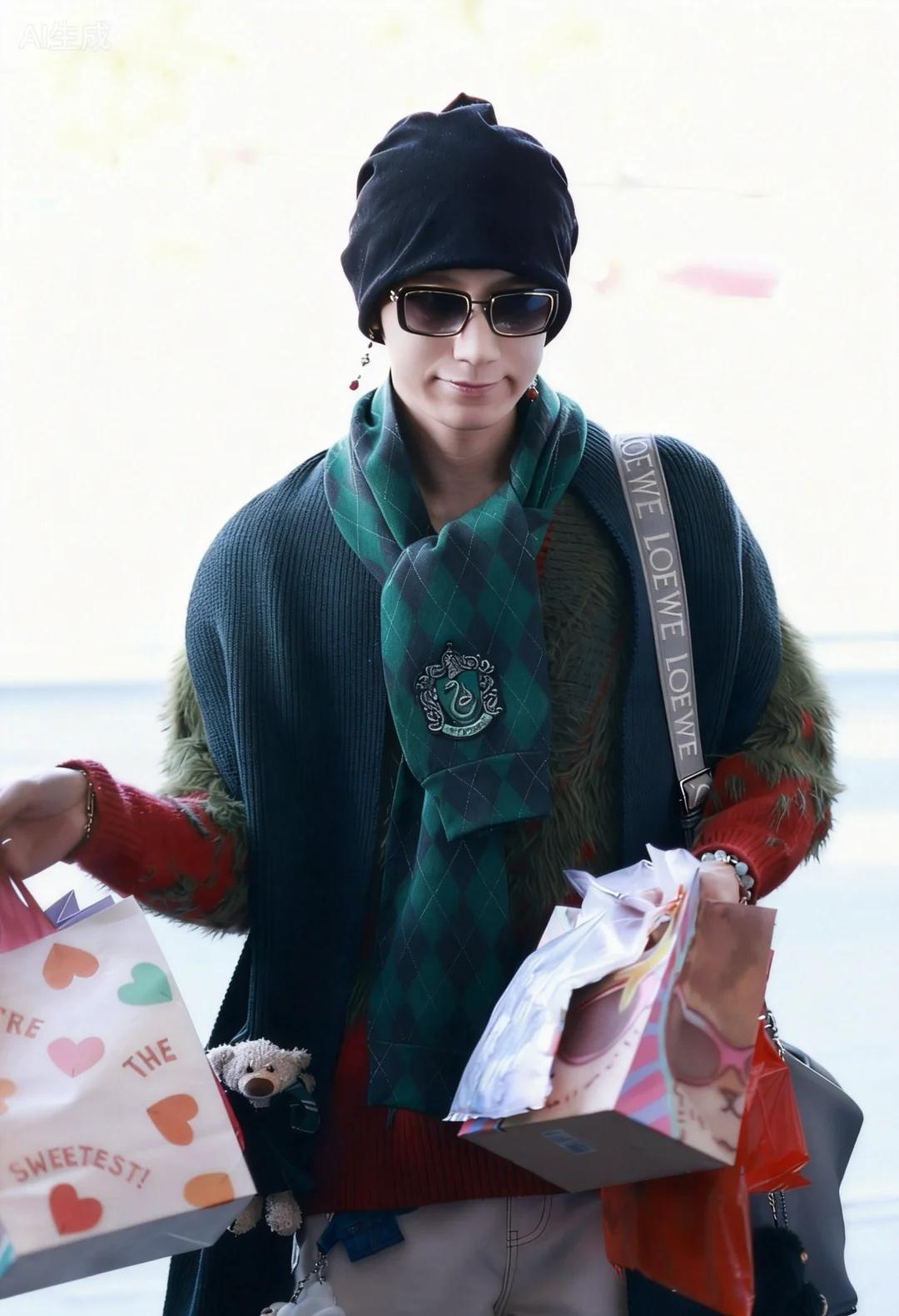 今日ootd｜行走的🎄
张泽 张泽echo