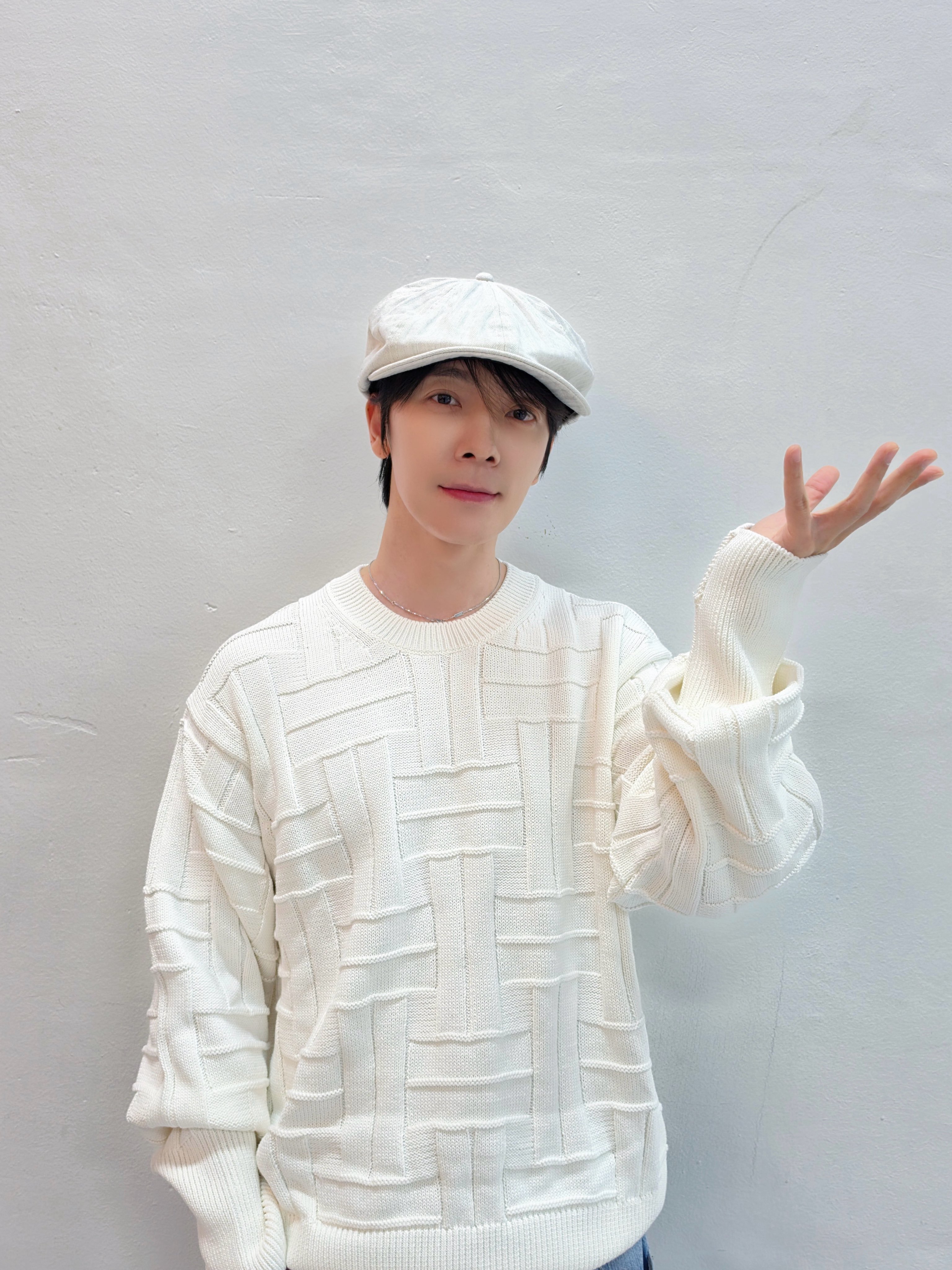 “CB百蓝_。260426 D&E official更新李东海 相关：[📸]D