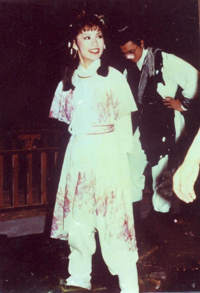 蓉儿你这是幸灾乐祸吗？靖哥哥受伤了你也笑得出来？[呲牙]最喜欢的明星是谁 让你怀