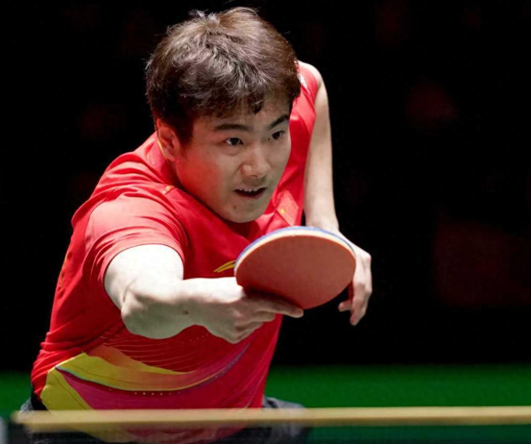 【大胖有点紧张了】中国对阵法国，梁靖崑出任男单，而不是林诗栋，这是王皓觉得梁靖崑