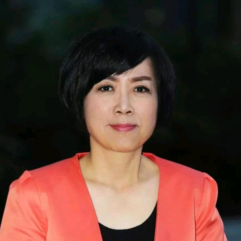 黄智贤的真面目也算是让大陆网友们看清楚了，她的立场变化之大和名嘴黄暐瀚差不多，完