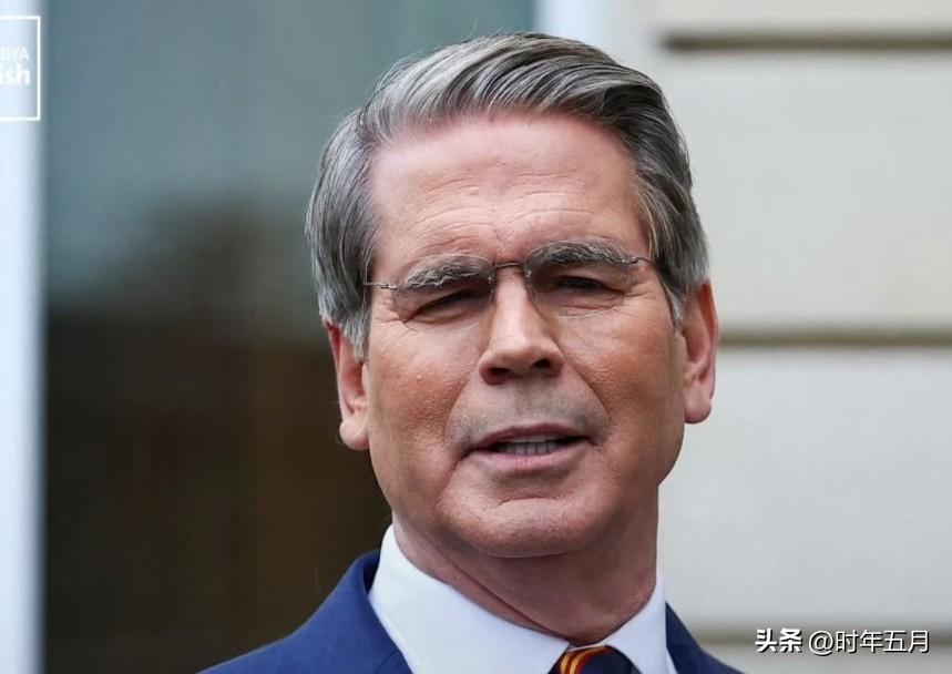 美国财政部长贝森特最新表态：霍尔木兹海峡是“临时”瓶颈。我们将利用伊朗石油来压低