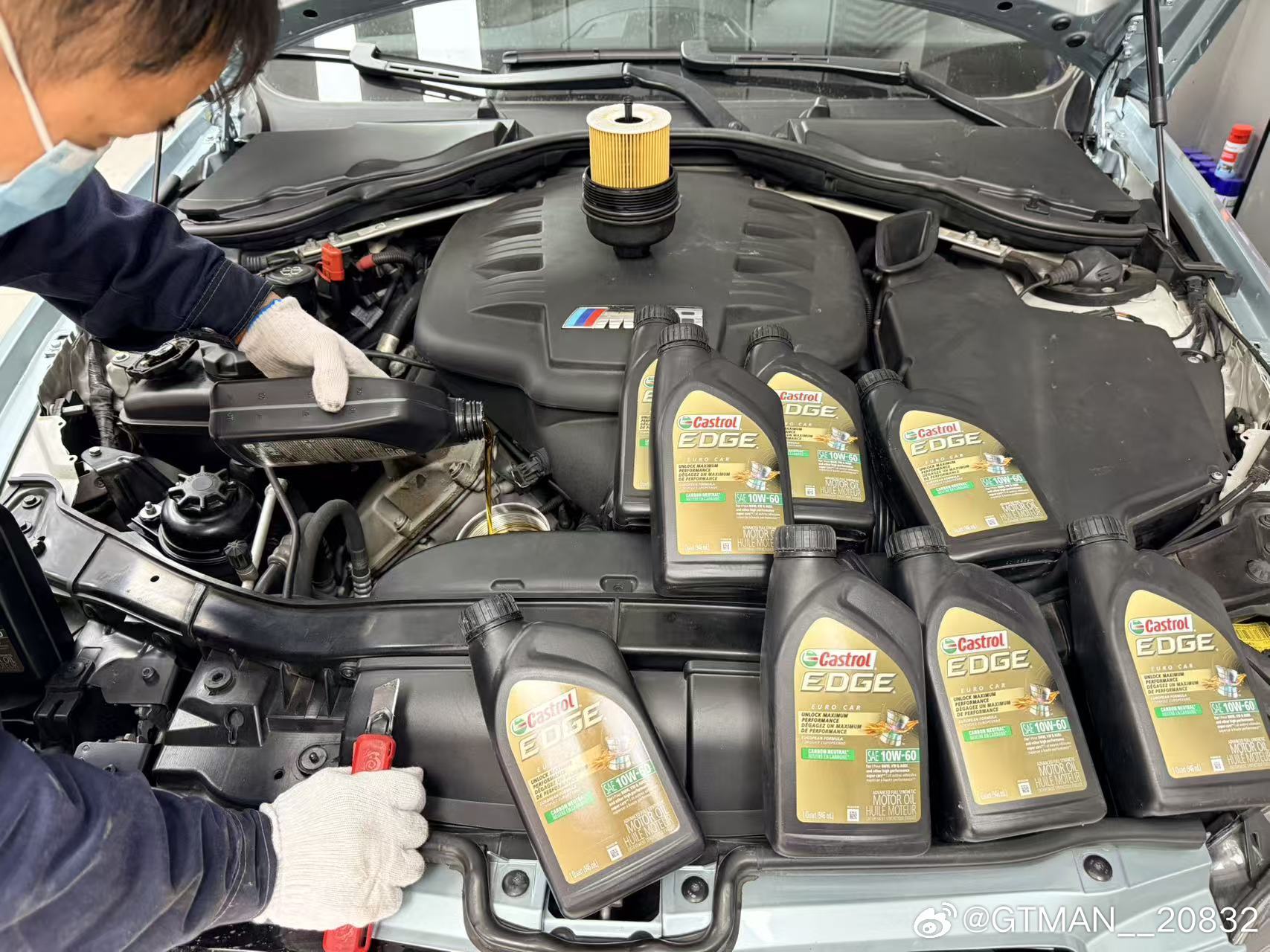 第二次车坏路上，第一次是elise爆缸坏高速上，这次发电机坏了，坏在天府二街太尴