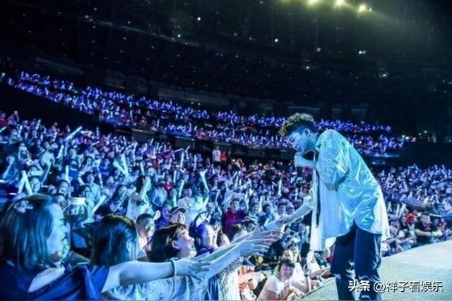 “今晚谁也别想空手回家！”9月13日晚，杭州奥体中心体育场内，这句充满活力与期待