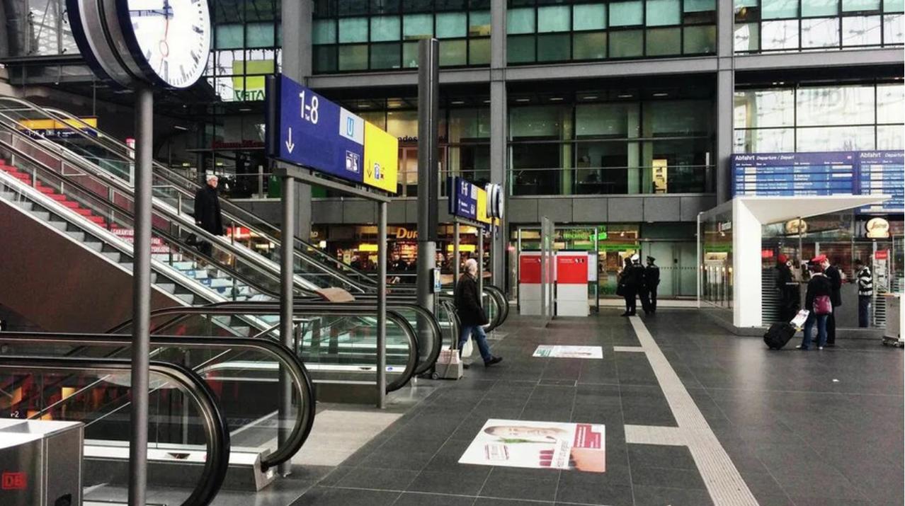 突发：德国铁路大面积瘫痪
 
 
 
柏林，6月23日——俄新社
德国铁路公司（