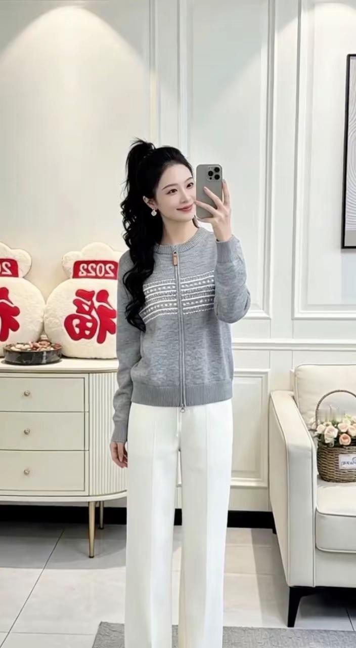 休闲百搭宽松版型 洋气减龄谁穿谁好看气质百搭