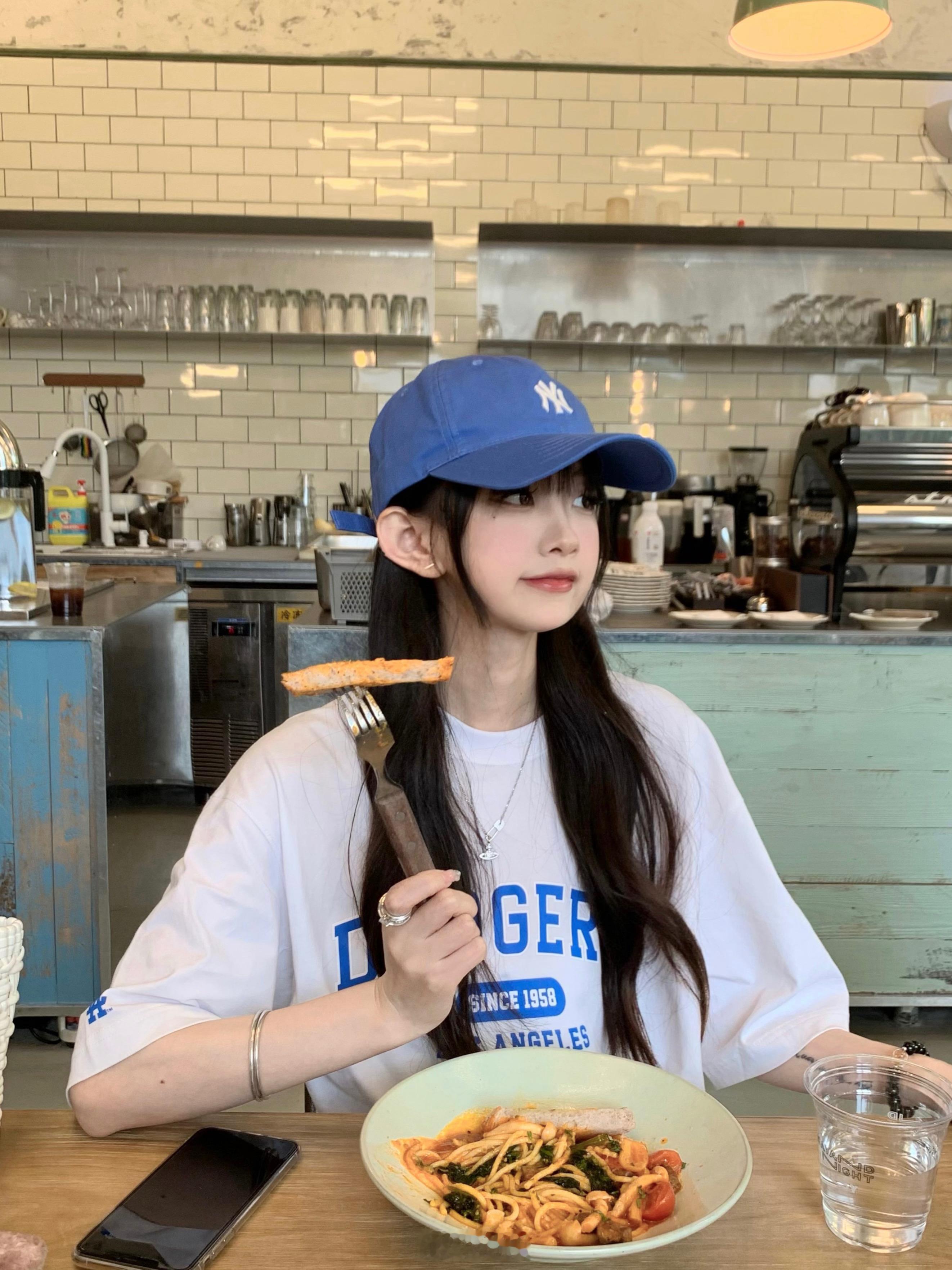 来吃brunch🍝💧（大家51快乐！ ​​​