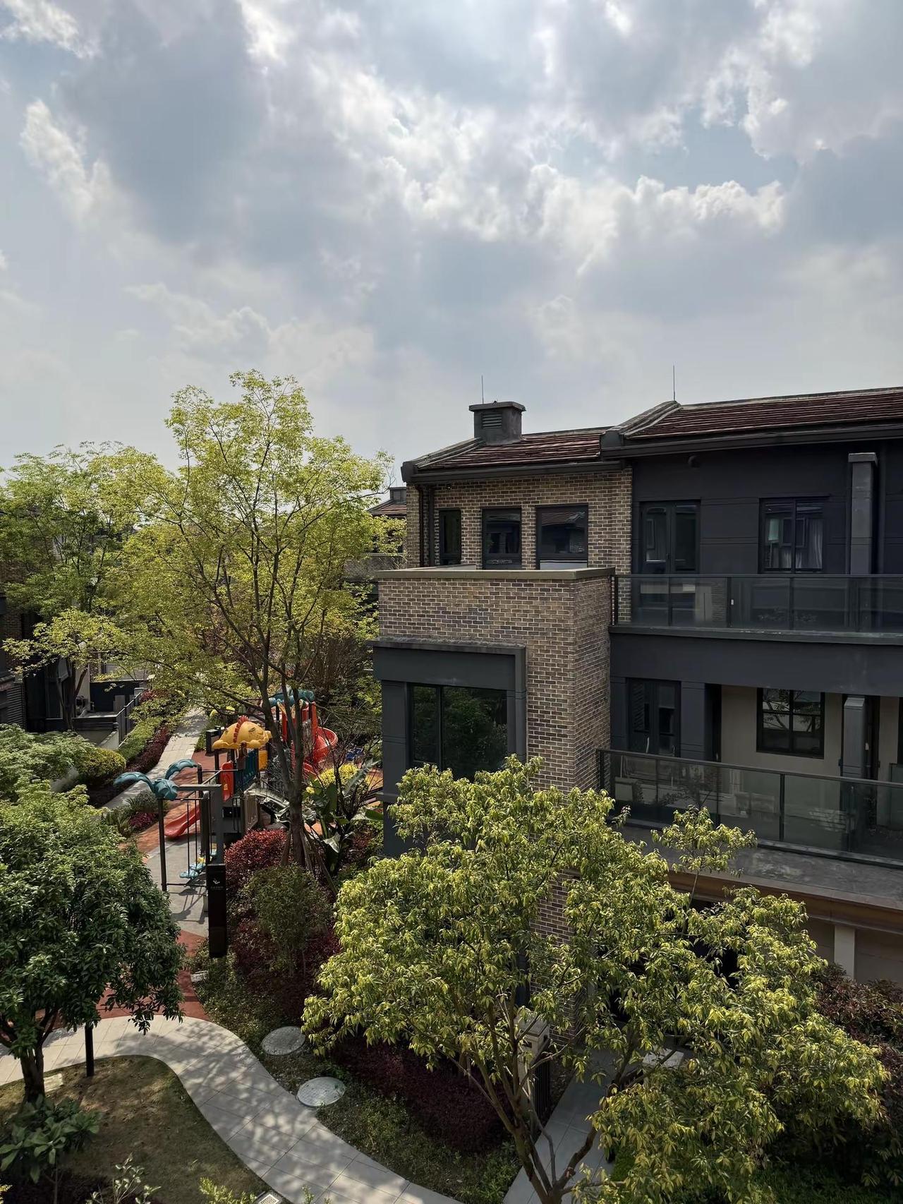 别划走！200万龙湖联排端头，太香了‼️ 坐标📍牧马山·龙湖千山新屿现代英式外