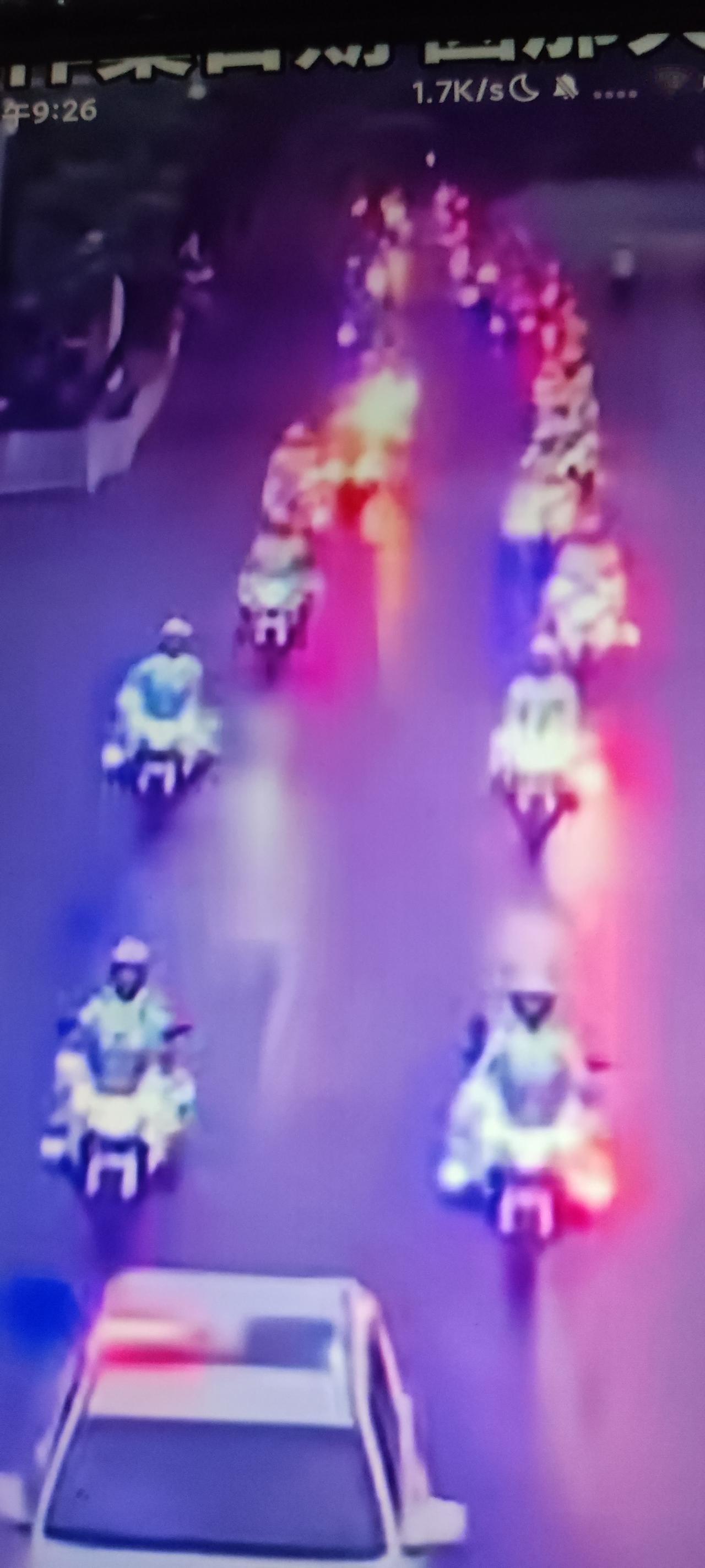 你敢相信吗？23岁的台州男子卢某伙同他人将亲生母亲害死。
为了杀人骗保，毌亲父亲