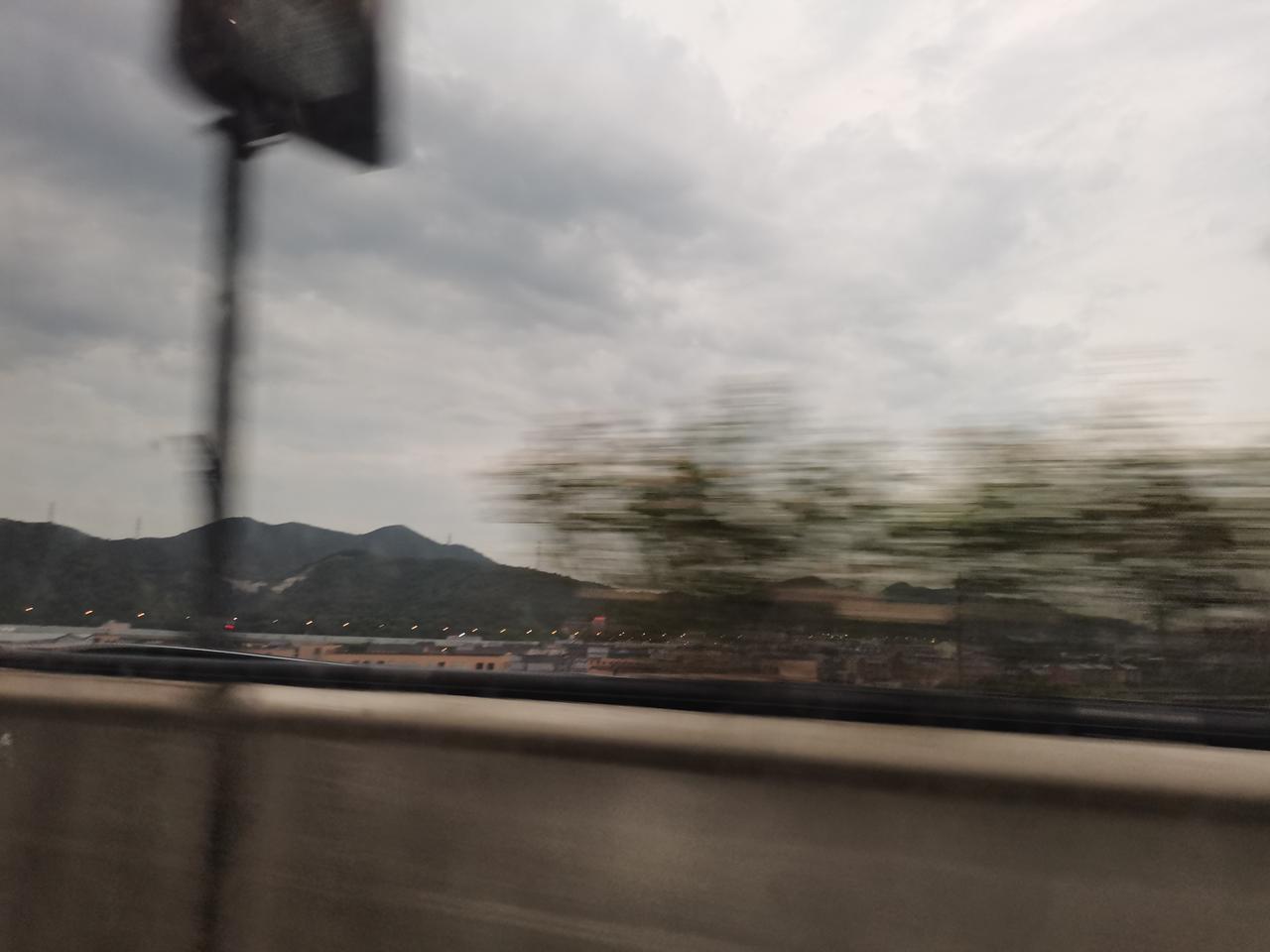 好久没有发脾气了，
我妈今天一句话，
给我点炸了。

今天去老娘那里吃饭，
聊着