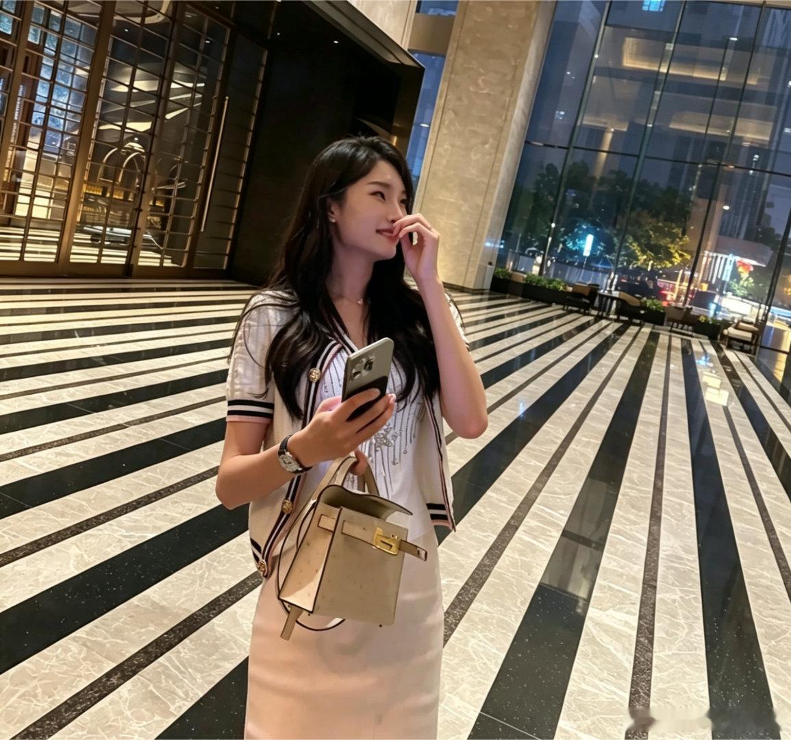 广东球迷大嫂事业顺风顺水了，档期满满！至今还没有原谅尹志平