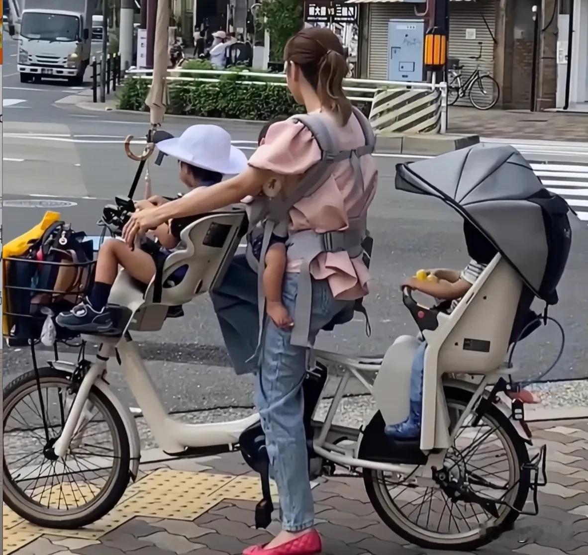 100块一颗白菜‼️日本主妇买菜靠“切半”，发达国家竟活成了这样🔥‼️
日元崩