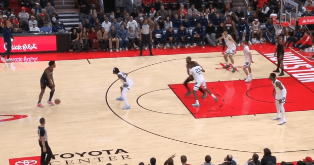 逐帧拆解：单场14助创生涯新高，镜头解析阿门传球表现P1申京背身单打理查德吸引斯