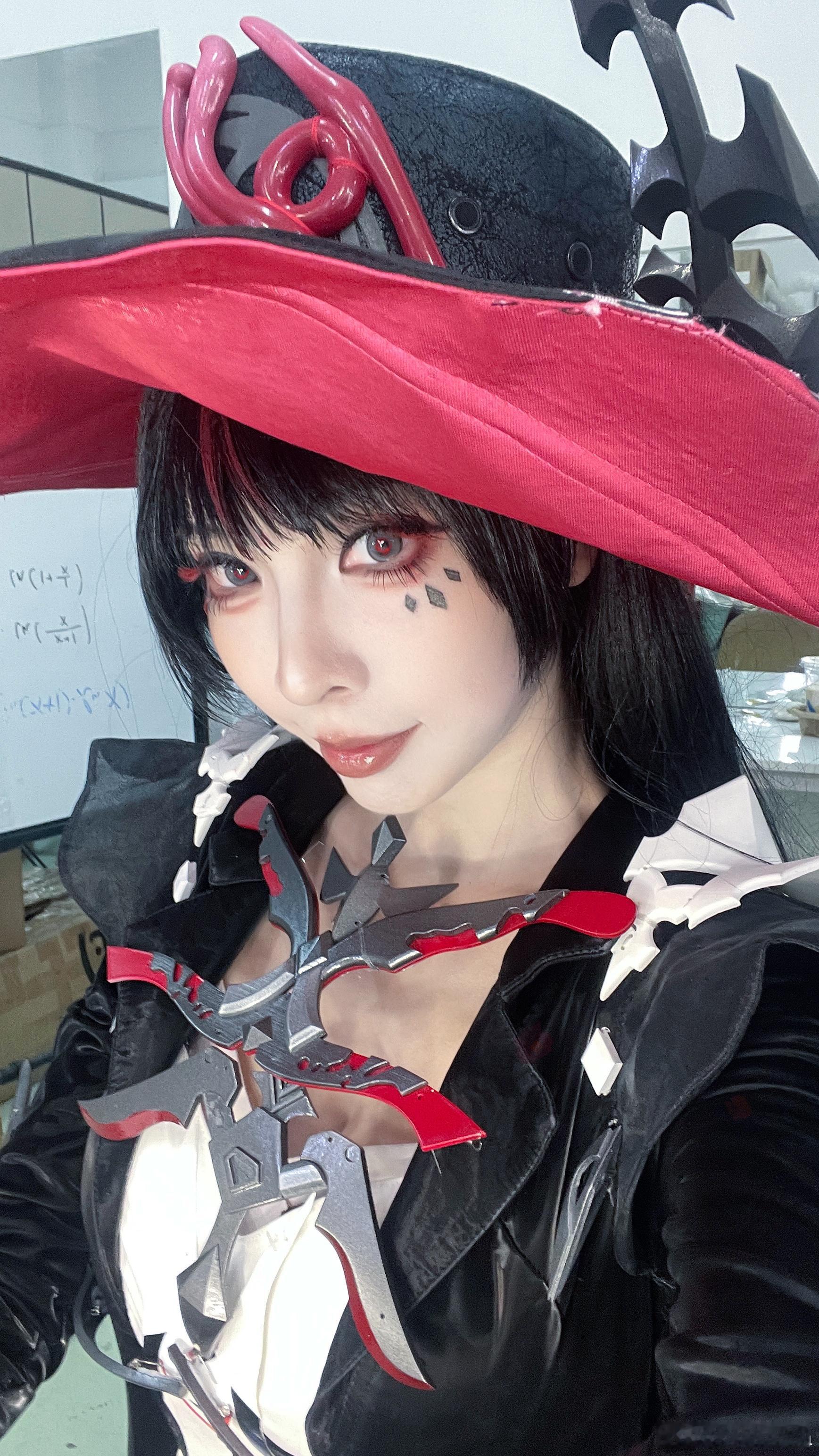 战双帕弥什[超话]莉莉丝理想笼cos 🃏指挥官阁下，今天要玩点什么？🃏 ​​
