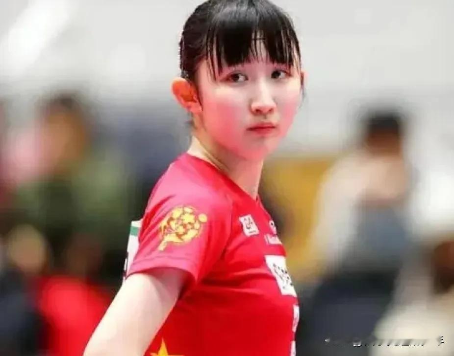 这就是早田希娜刚出道时的的样子，日本乒坛一姐。打着打着就把危机感打出来了。大小级