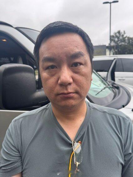 美国尔湾一华人非法移民逃犯被逮捕，他非法集资超15亿元，多达4700人受骗。在这