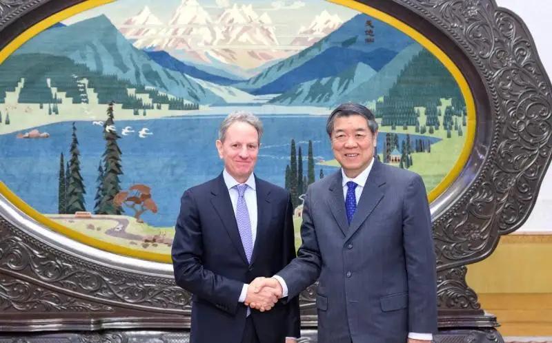 美国人不想脱钩了，但不想跪着谈，于是派出金融老狐狸试水深浅。

1月12日，盖特