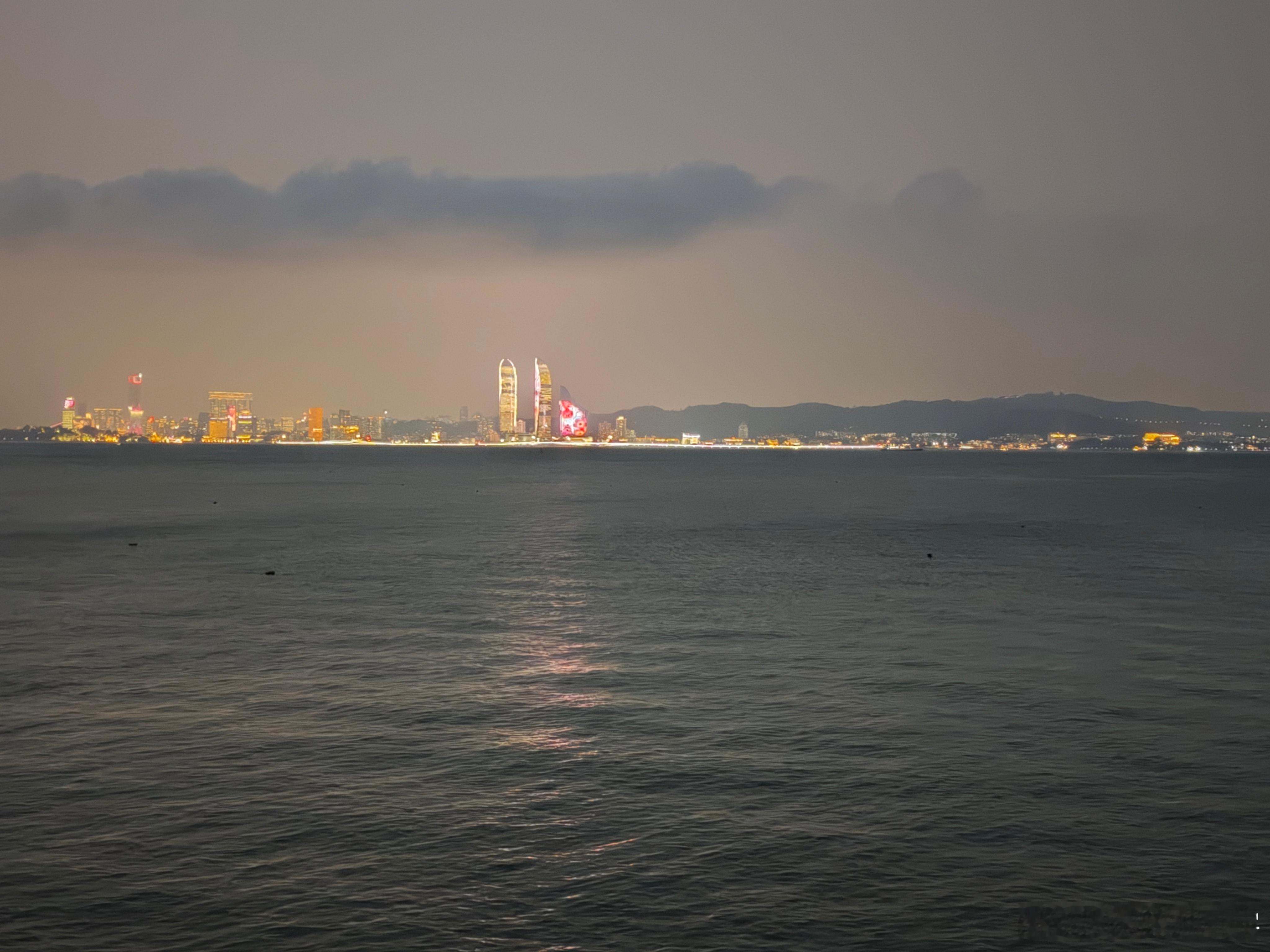 拍了一天智能……大五座产品，外面是啥情况？怎么车圈热闹非凡？这一天天的……乐道汽