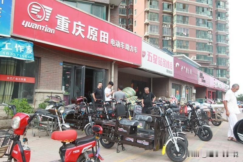 电动自行车“换新”倒计时 电动自行车“换新”倒计时，这事儿最近可太火啦！按照规定