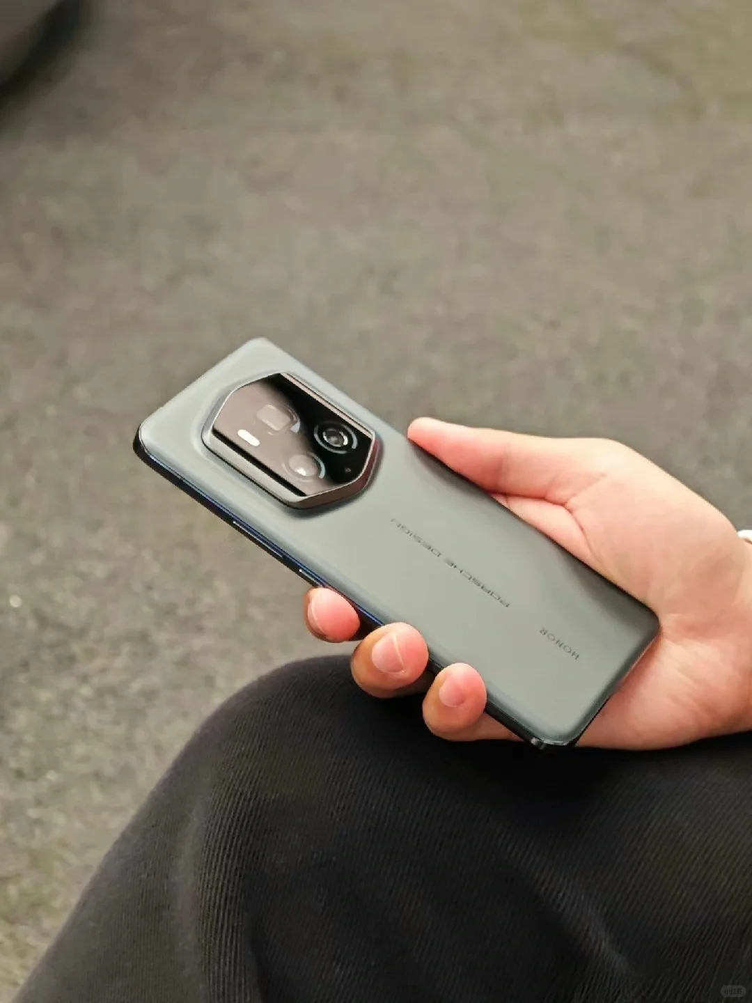 嗯，其实一部手机好不好真不是一到手就能够发现的，这个道理用在其它地方也一样。
这...