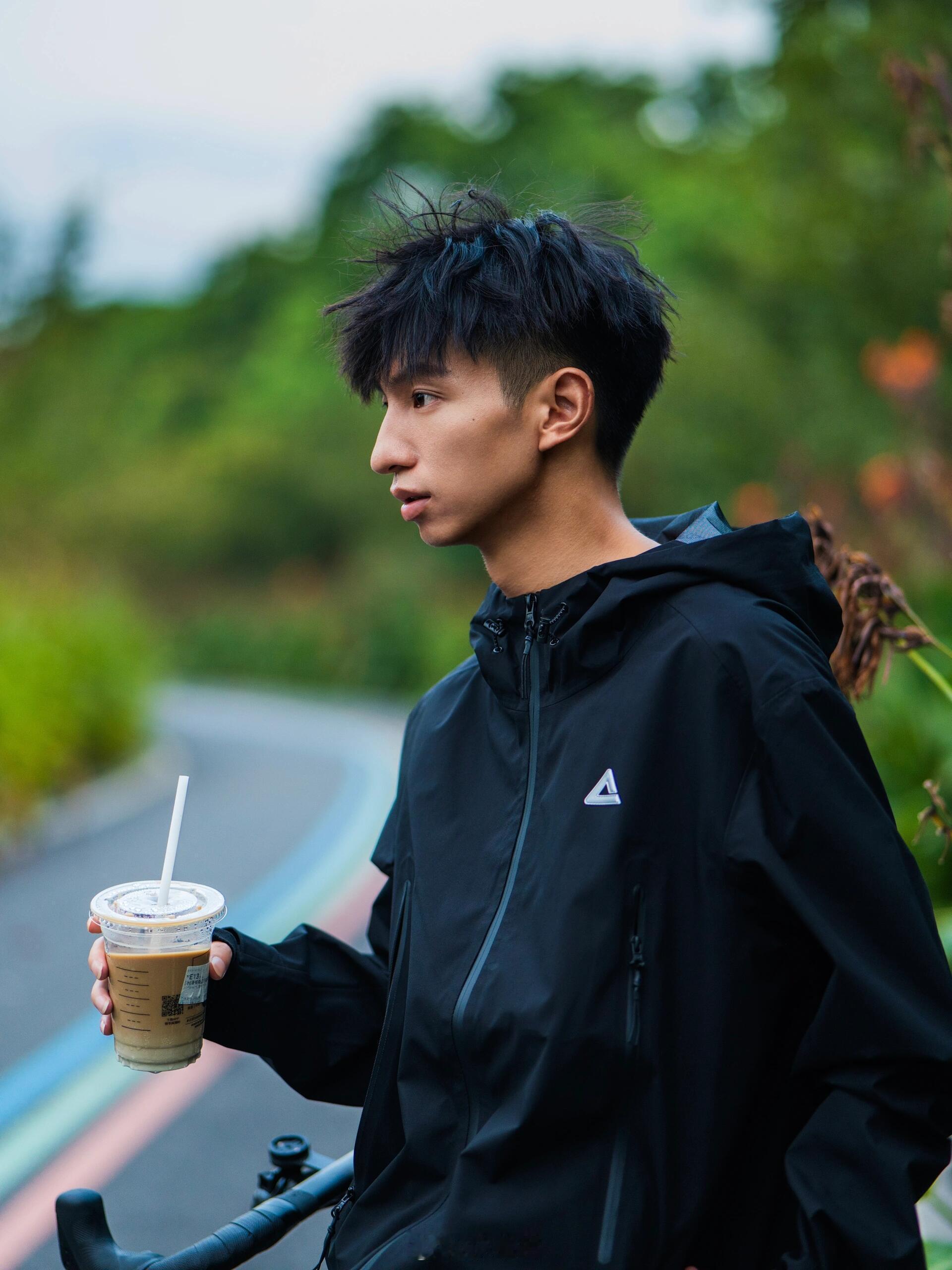 骑累了就随地大小躺。传送门丨林星鑫 ​​​