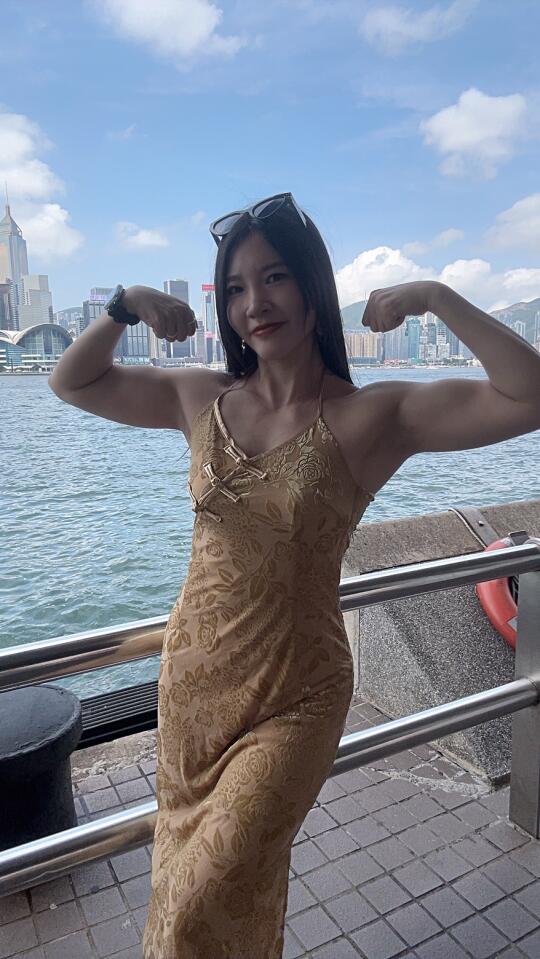 36岁，在维多利亚港秀肌肉是怎样一种体验？
