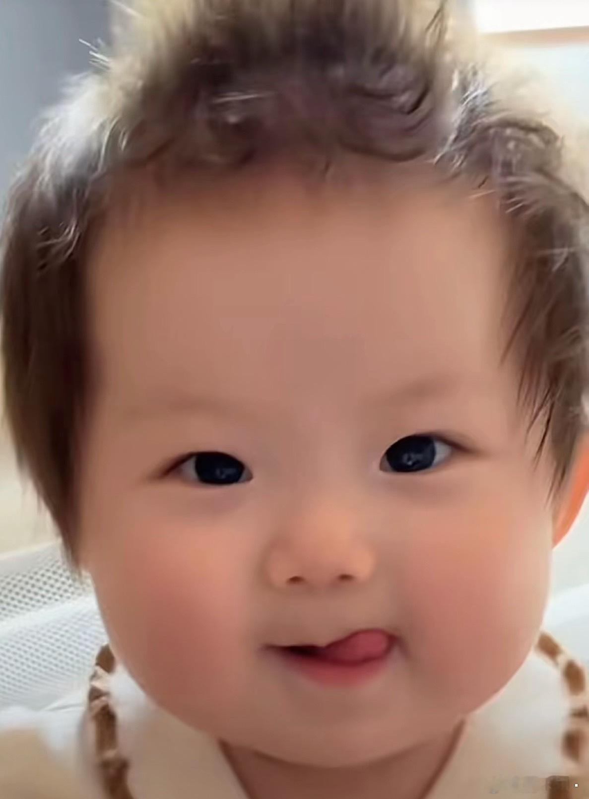 俺也到了不过生日的时候了，忙了半天看消息才发现我生日啊，赶紧给自己订了个寿桃蛋糕