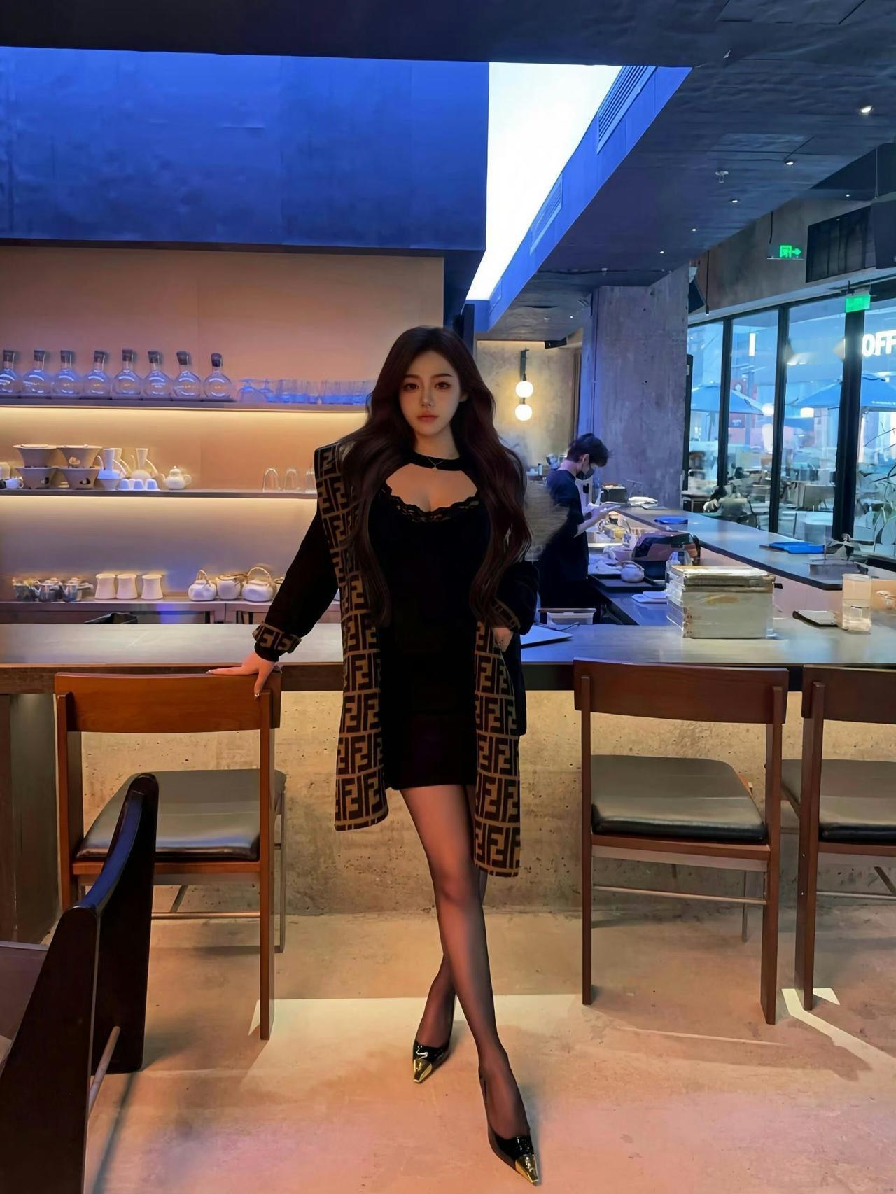 懂事的肉肉都长在了该长的地方 ​​​