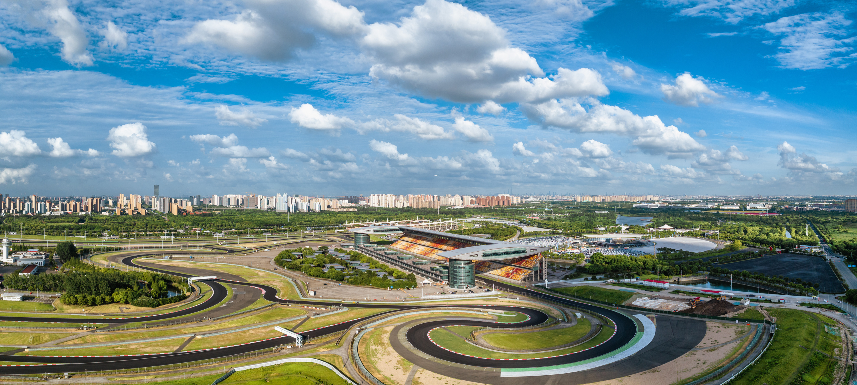 这个周末，F1中国大奖赛启动！2026赛季第二回合战将在上海国际赛车场上演，全新