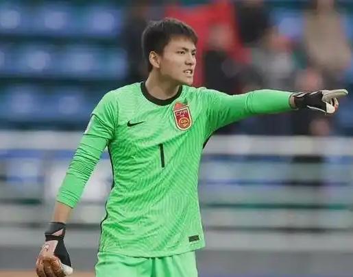 李昊神勇，2次惊险扑救，力保中国队球门不失！
       男足U23亚洲杯小组