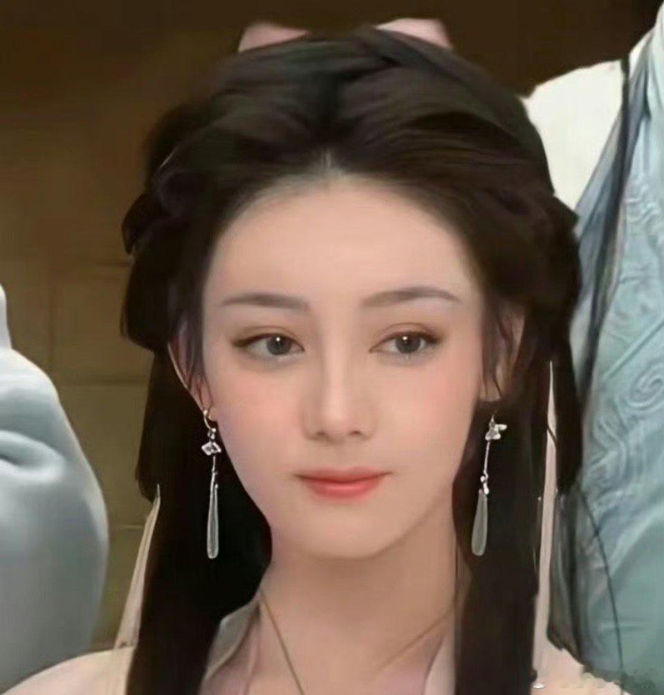 迪丽热巴古装比现代装好一些 ​​​