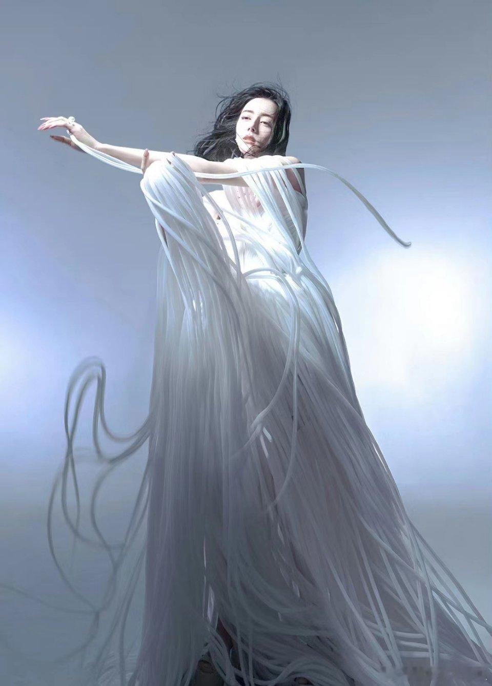 迪丽热巴，我也不知道啊我就是随便一排 ​​​