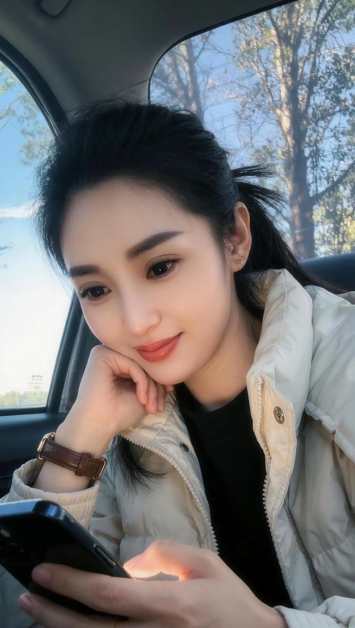 笑容明媚，阳光正好，如花岁月，年华正好