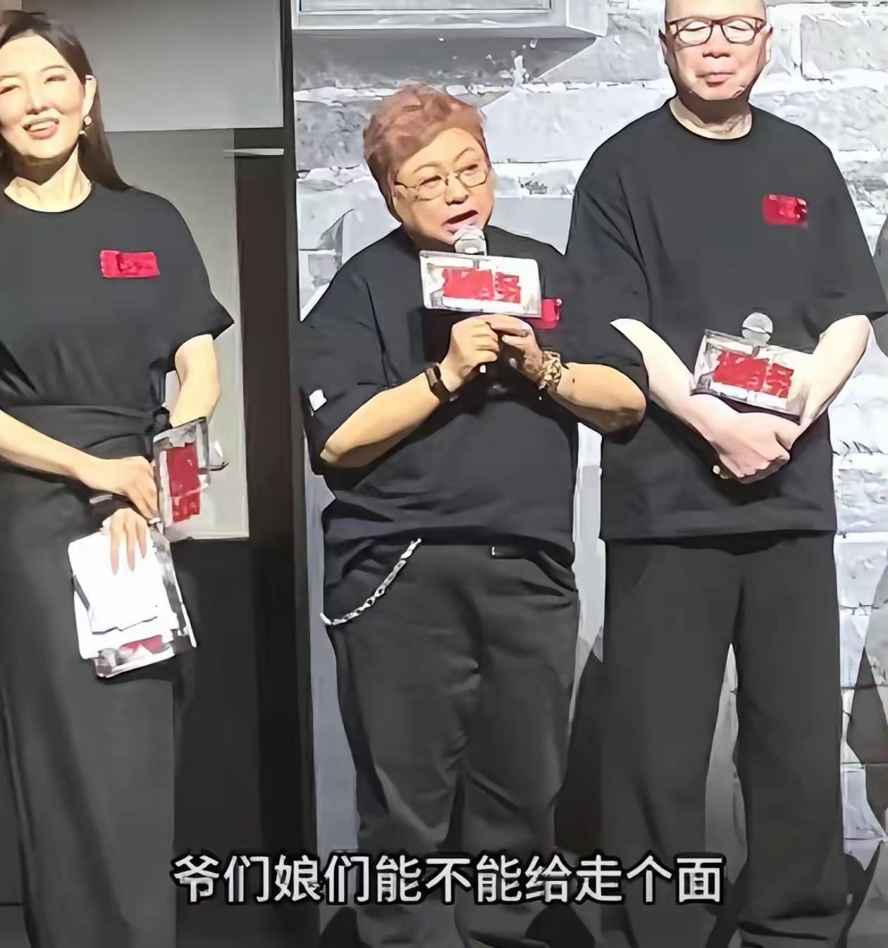 韩红是出了名的公益人，做慈善，最近因为站台朋友的电影而陷入舆论风波，她本人很激动