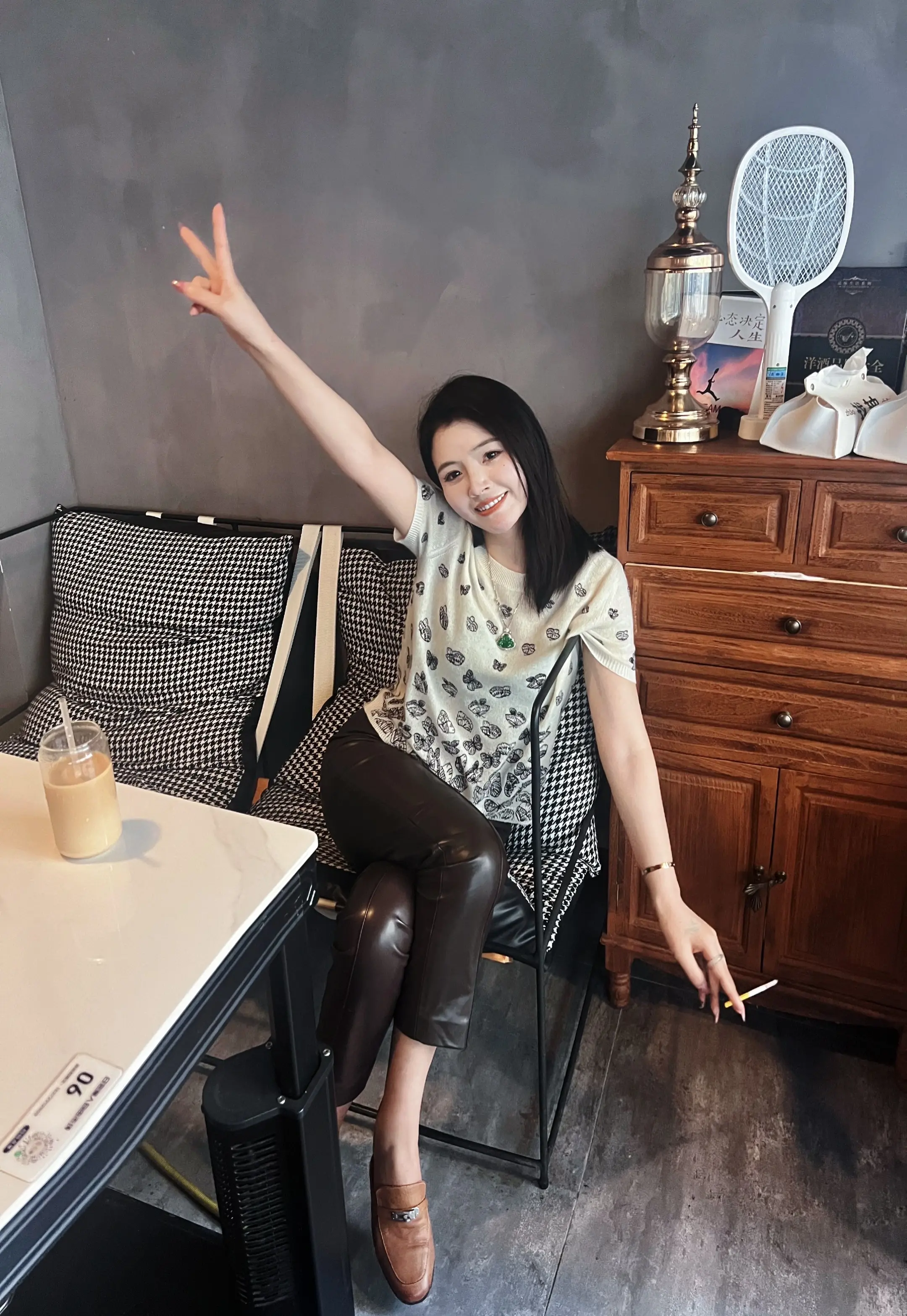 ✌️