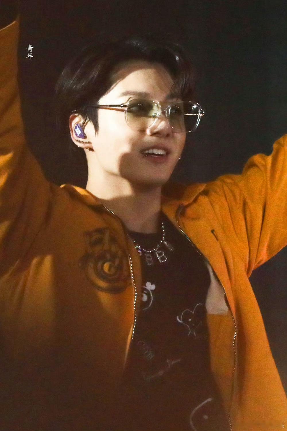 🕶️ 